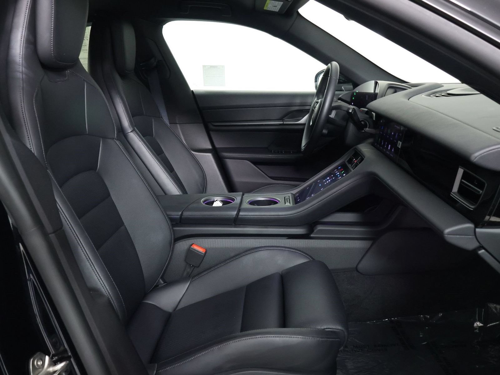 Certified 2026 Porsche Taycan AWD/4WD image 29
