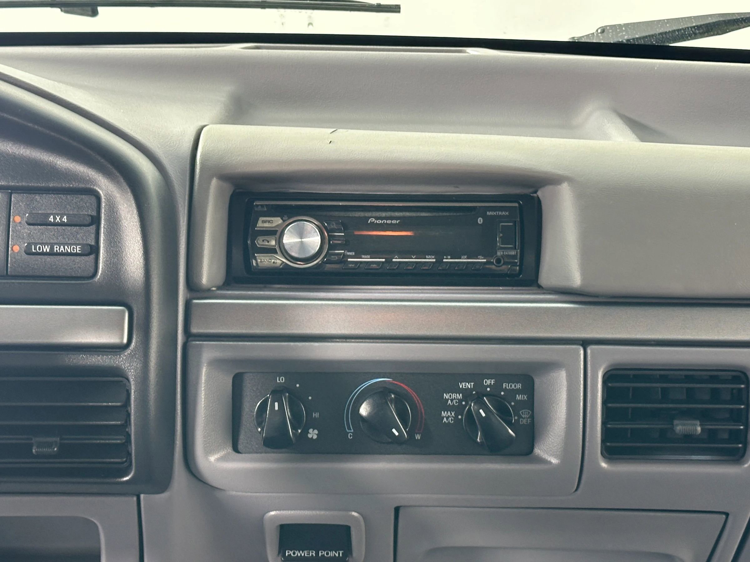 Used 1994 Ford Bronco image 22