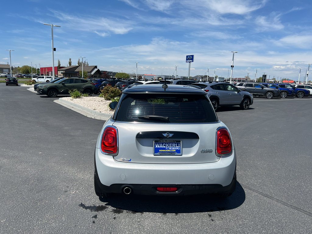 Used 2018 MINI Cooper 2-Door Hardtop FWD image 8