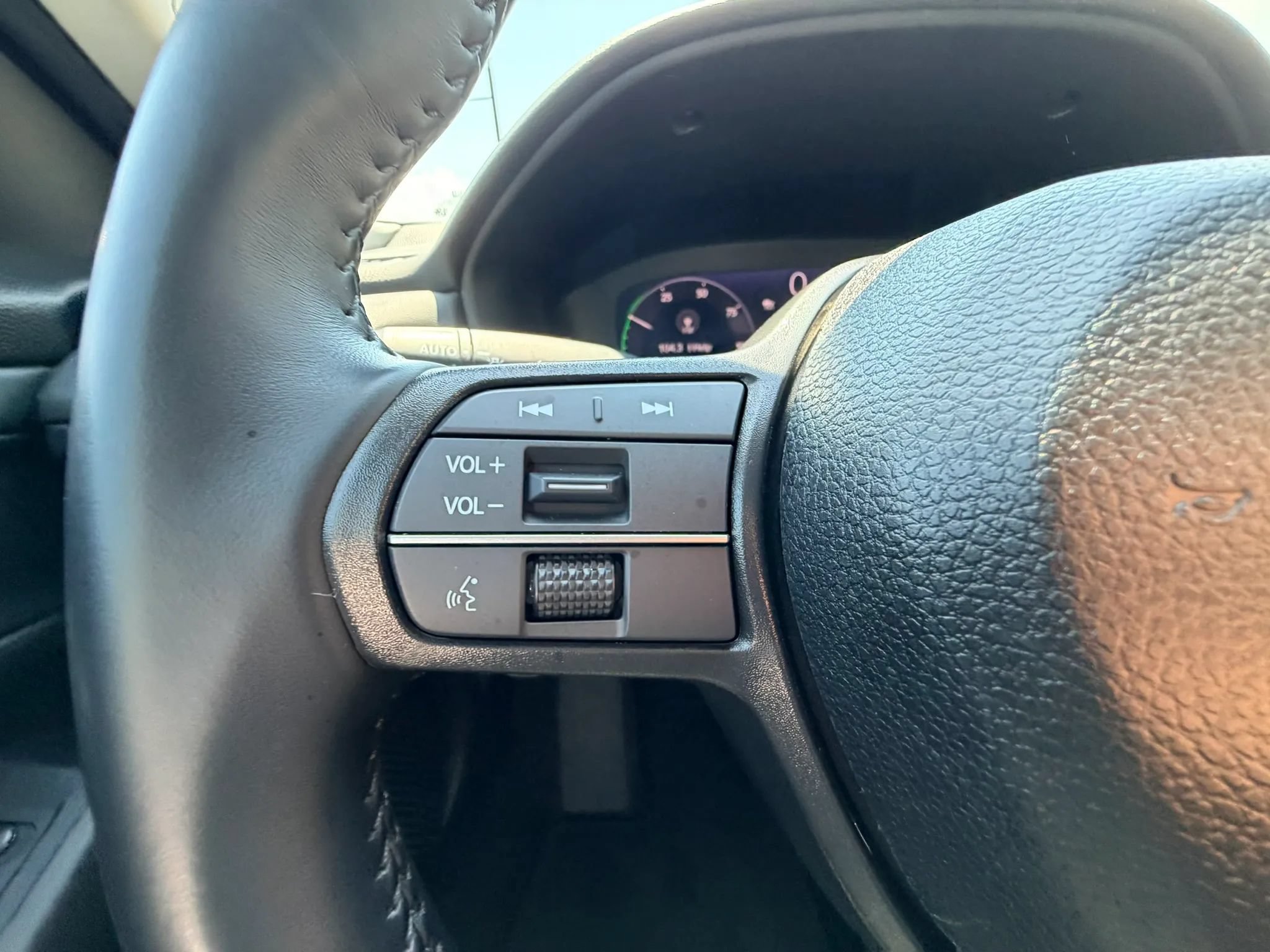 Used 2025 Honda Accord EX-L image 12