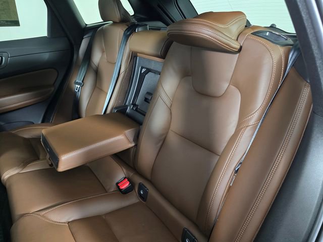 Used 2023 Volvo XC60 T8 Ultimate w/ Climate Package image 19