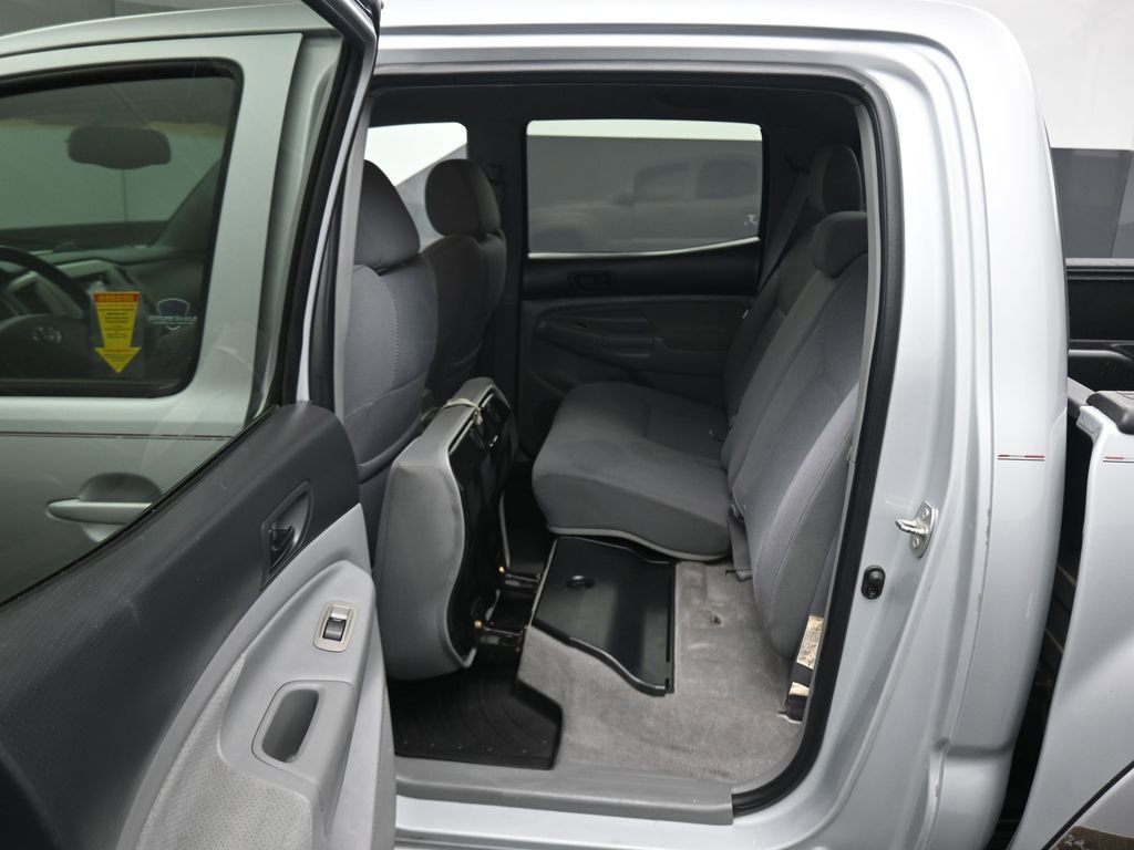 Used 2005 Toyota Tacoma PreRunner image 28