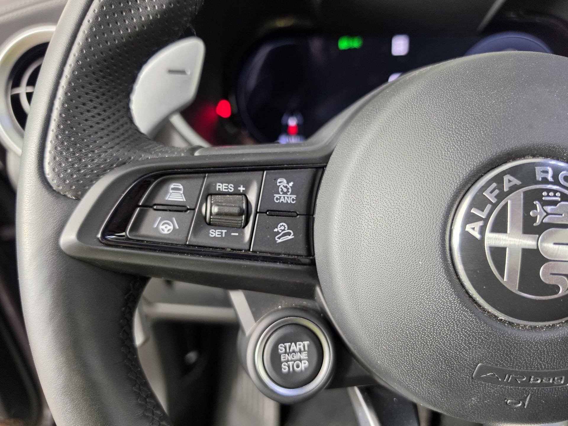Used 2024 Alfa Romeo Stelvio Veloce AWD/4WD image 23
