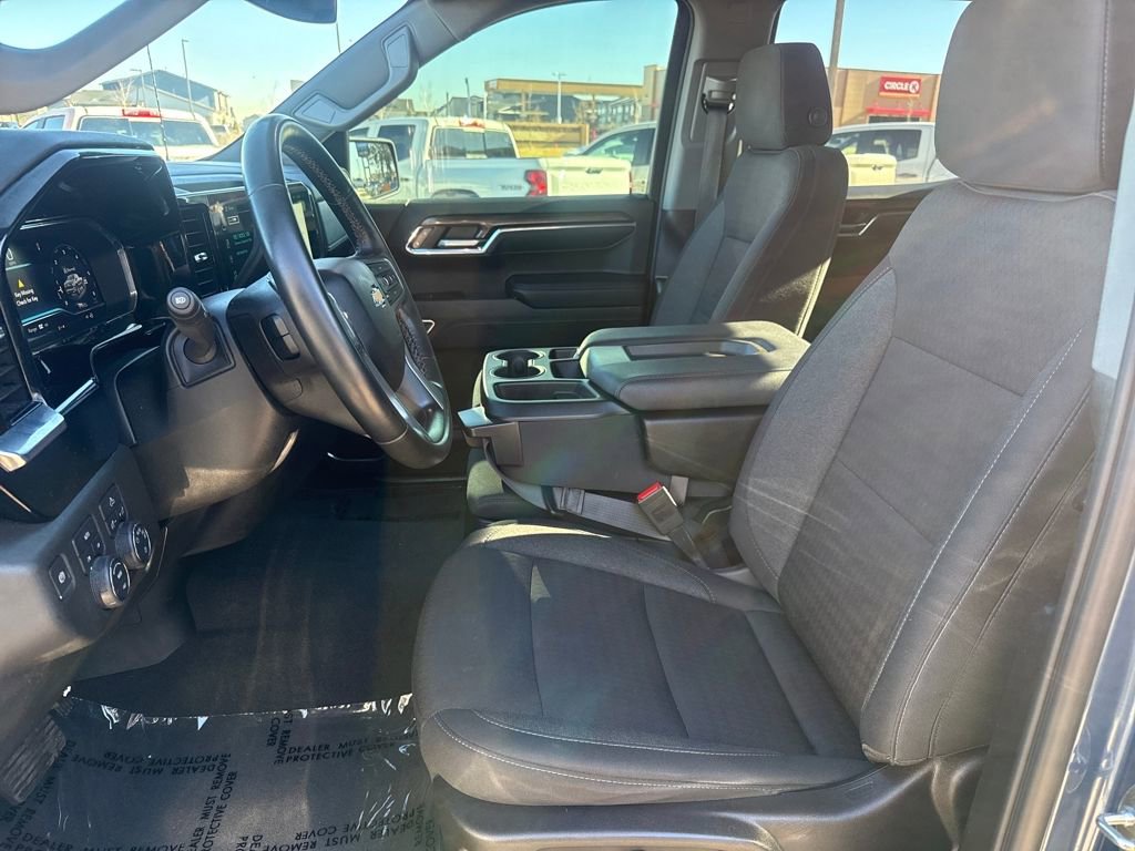 Used 2024 Chevrolet Silverado 1500 LT image 9