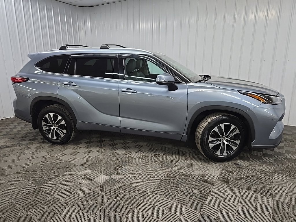 Used 2022 Toyota Highlander XLE