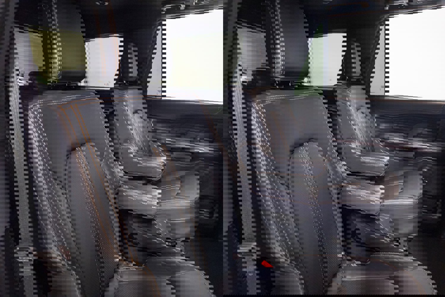 Used 2024 Ford Expedition Platinum image 32