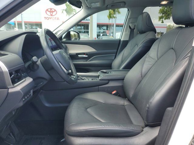 Used 2024 Toyota Grand Highlander Limited image 12