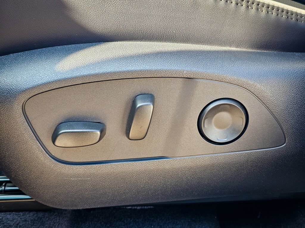 New 2026 GMC Acadia Denali w/ Super Cruise Package image 16