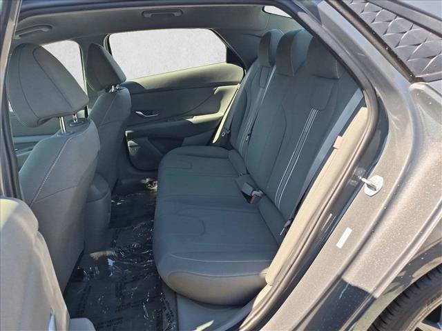 Used 2024 Hyundai Elantra SEL FWD image 18