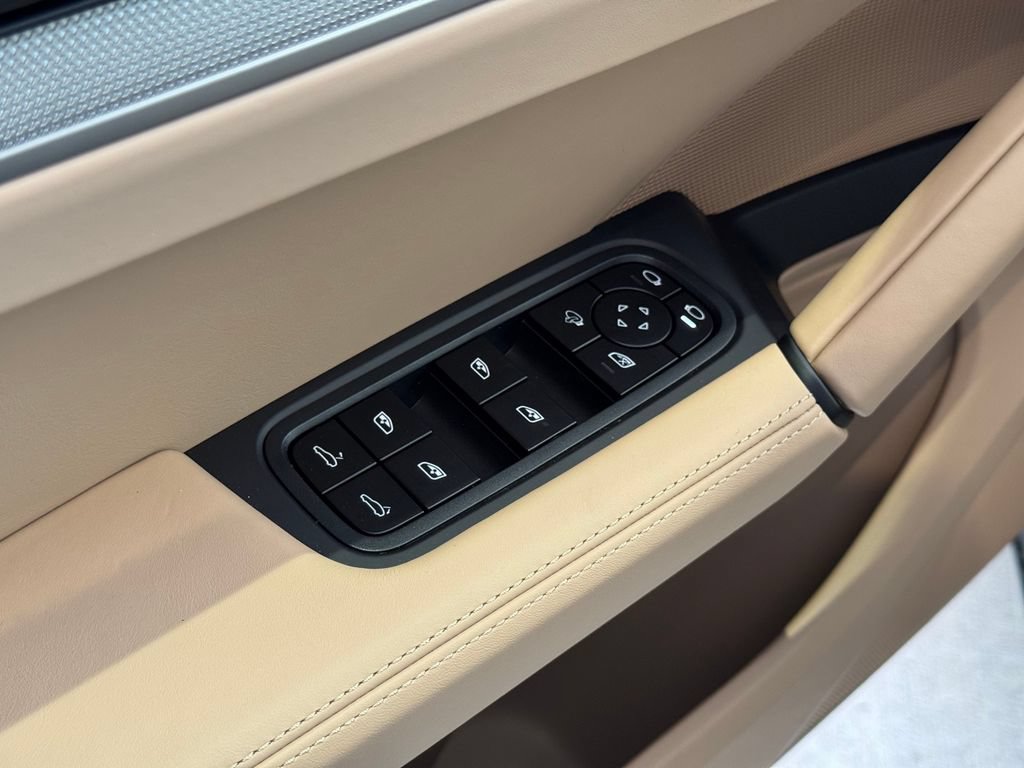 New 2026 Porsche Cayenne AWD/4WD image 19