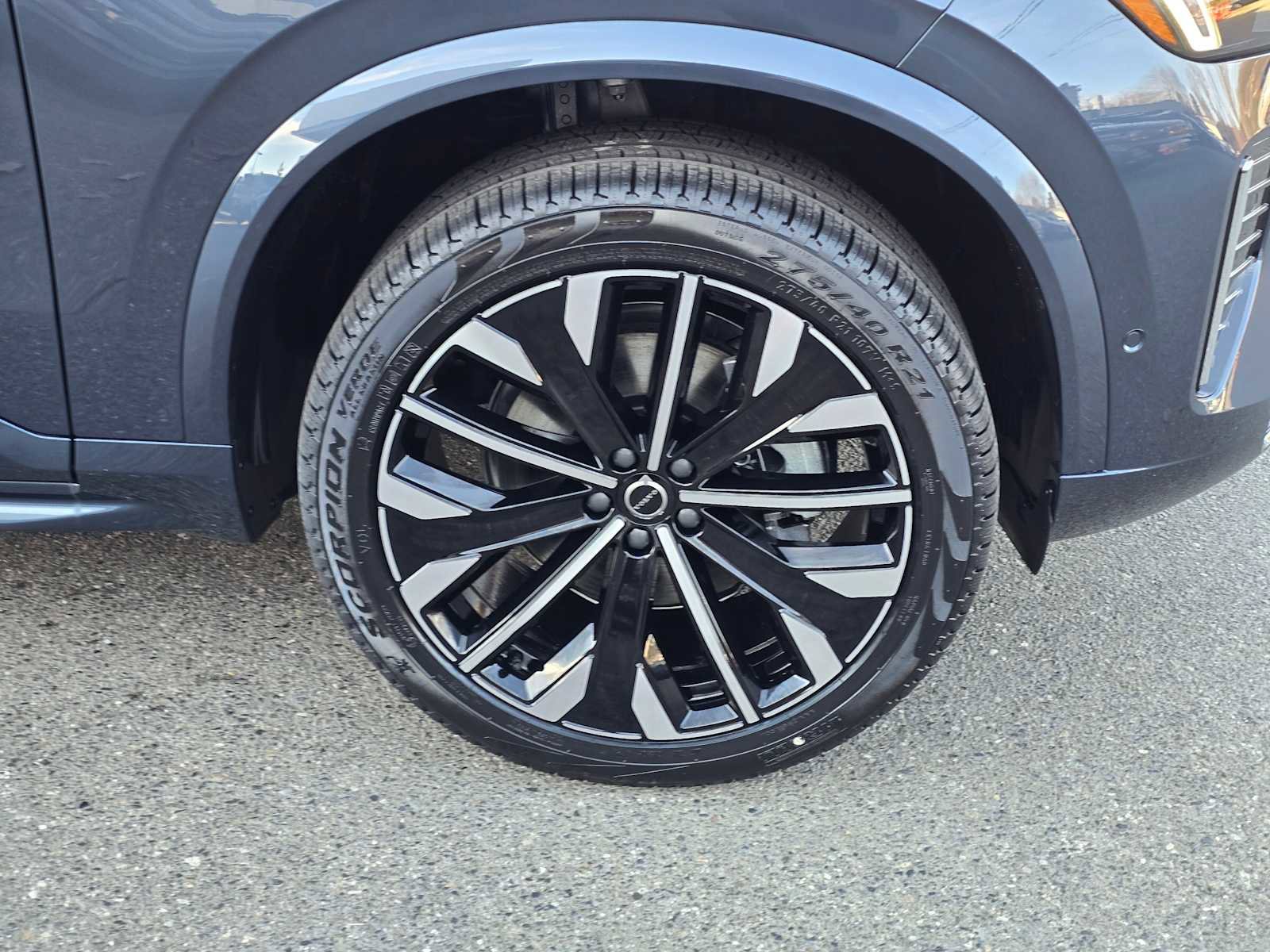 New 2026 Volvo XC90 B6 Ultra w/ Protection Package image 9