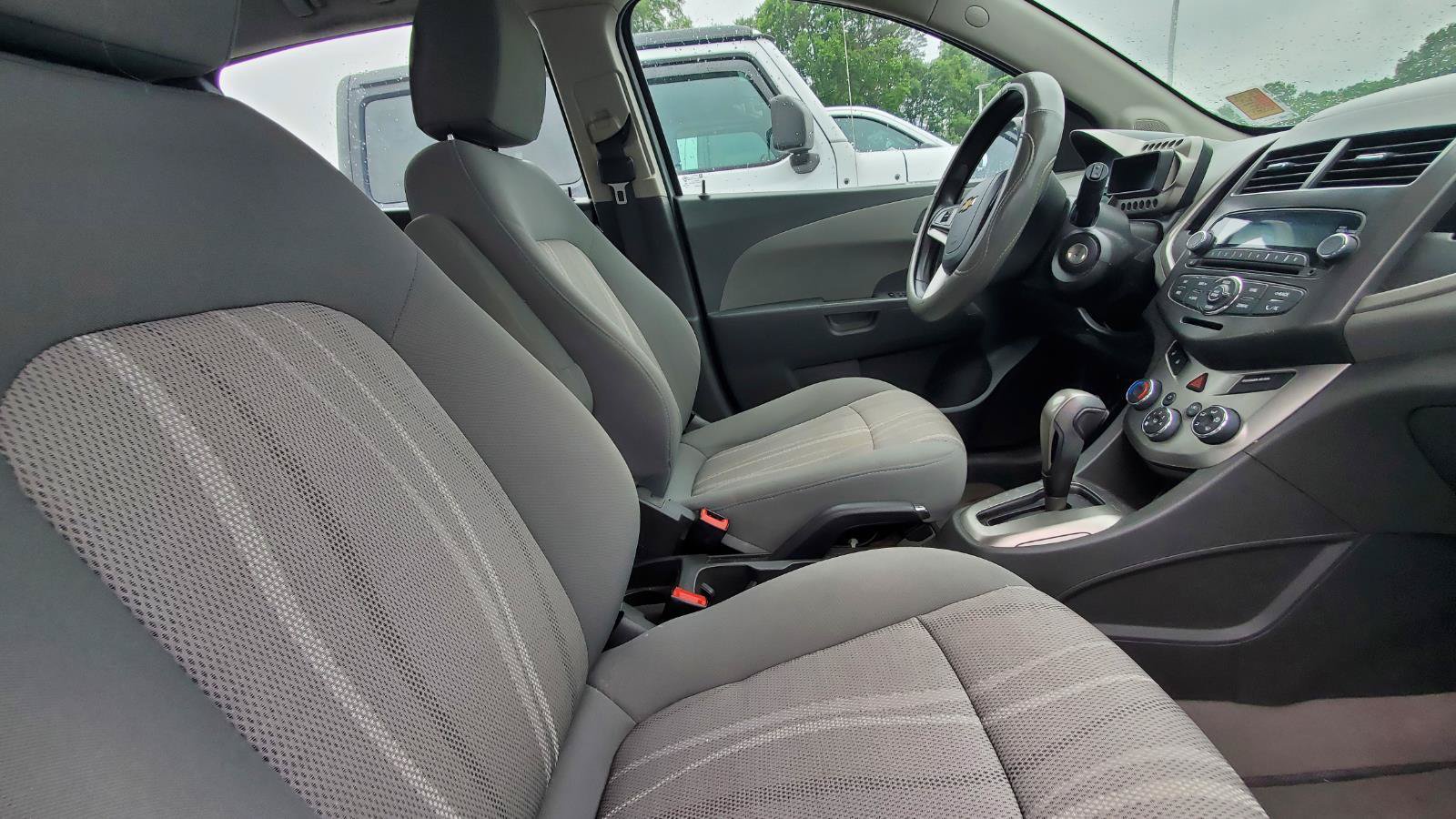 Used 2014 Chevrolet Sonic LT FWD image 4