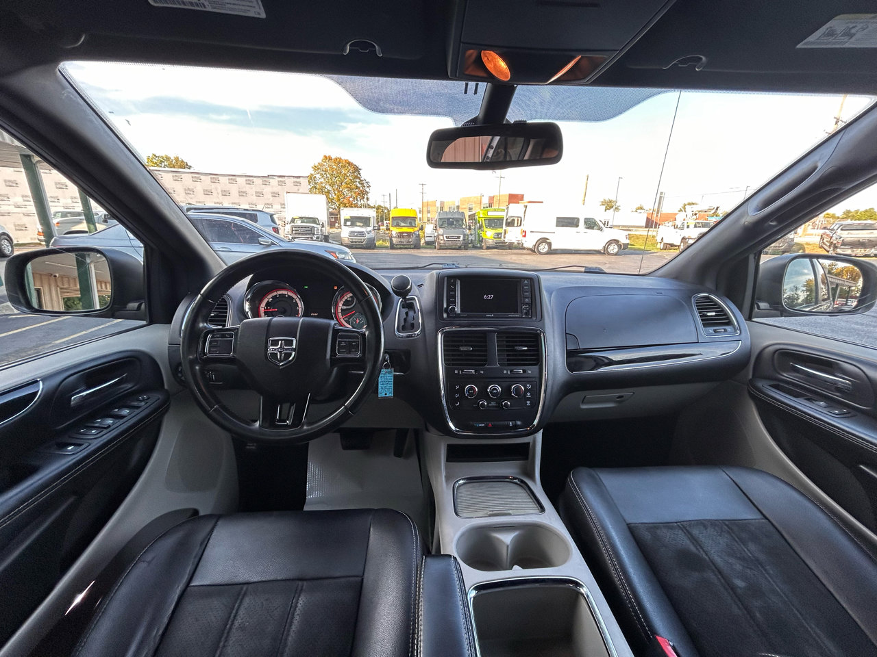 Used 2019 Dodge Grand Caravan SXT image 15