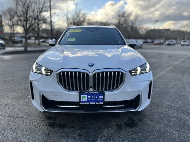 Used 2024 BMW X5 xDrive50e image 2