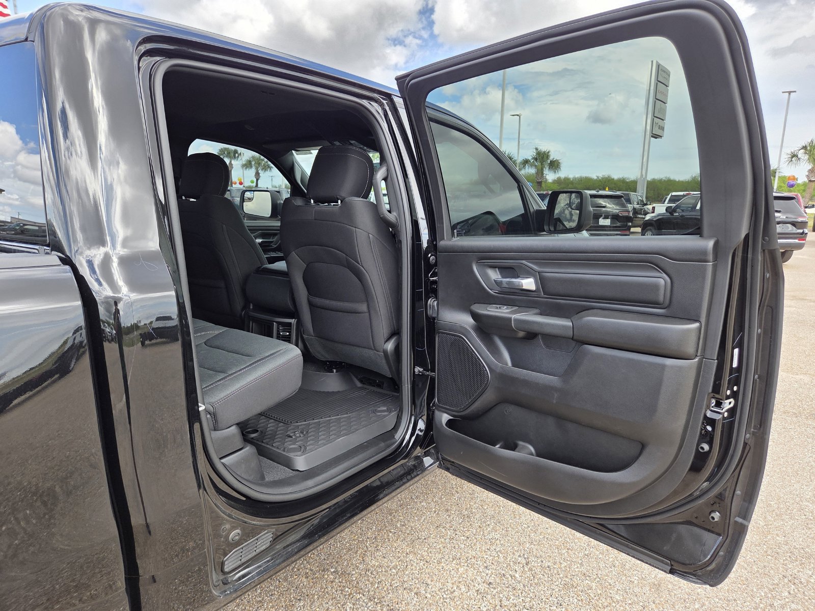 New 2026 RAM 1500 Warlock AWD/4WD image 17