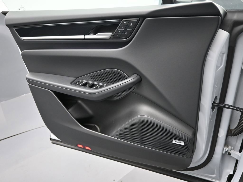 Used 2024 Porsche Macan 4 Electric w/ Premium Package image 14