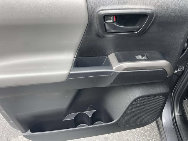 Used 2023 Toyota Tacoma SR5 w/ SR5 Appearance Package RWD image 17