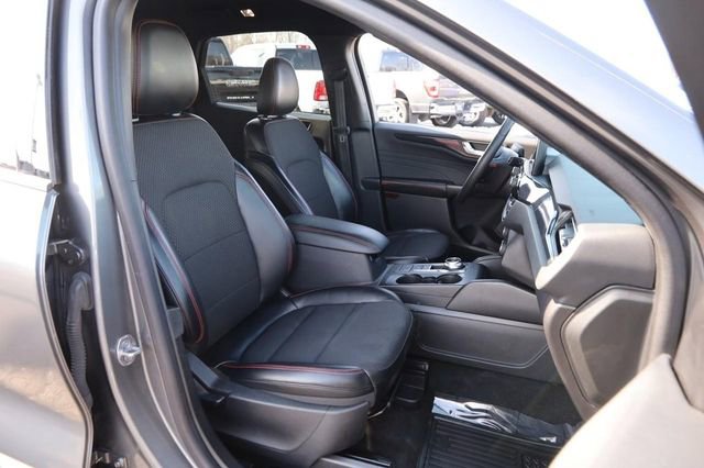 Certified 2024 Ford Escape ST-Line image 25