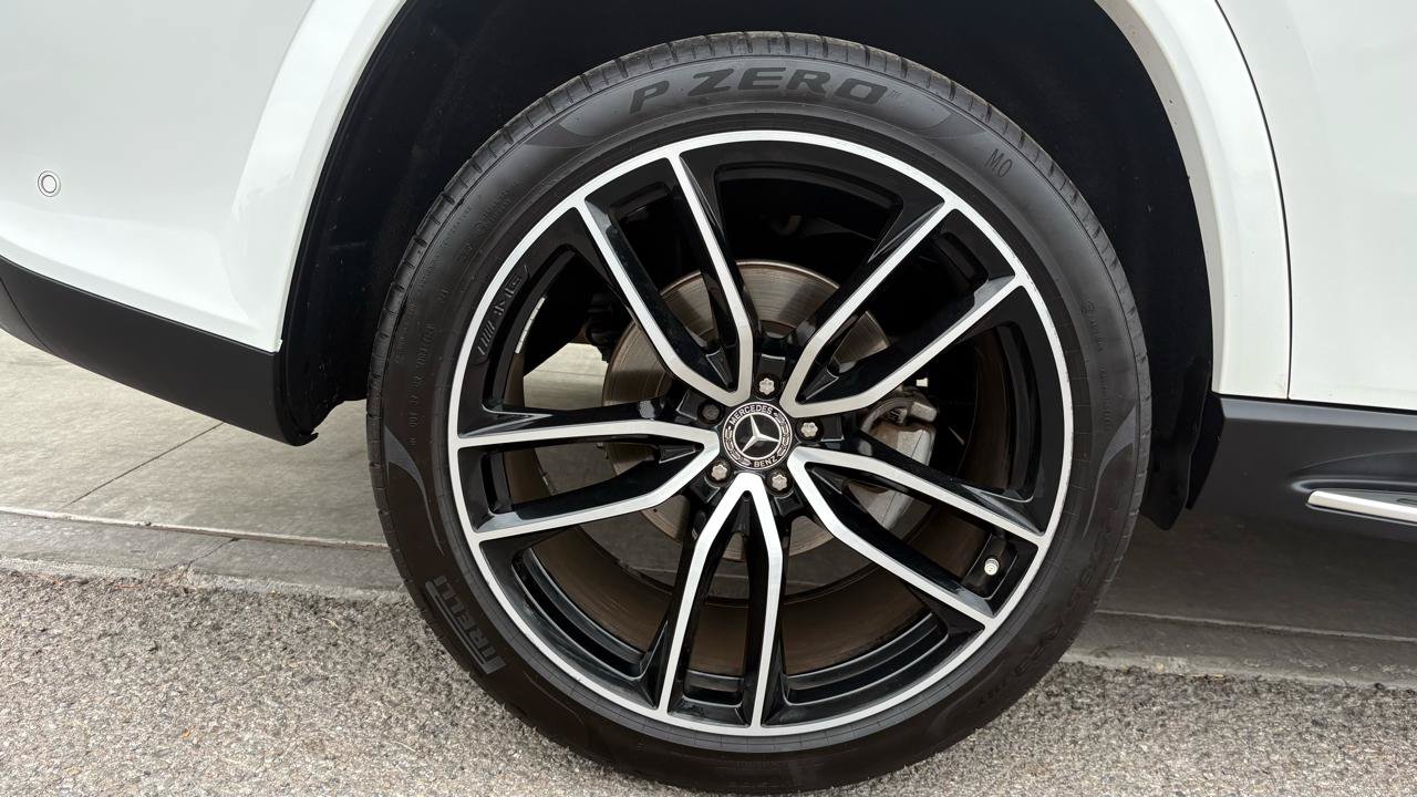 Used 2022 Mercedes-Benz GLS 450 4MATIC image 4
