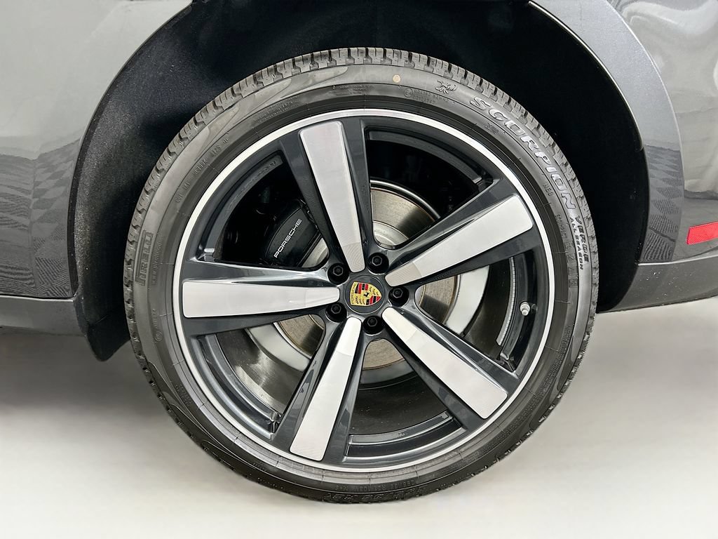 Used 2026 Porsche Macan AWD/4WD image 32
