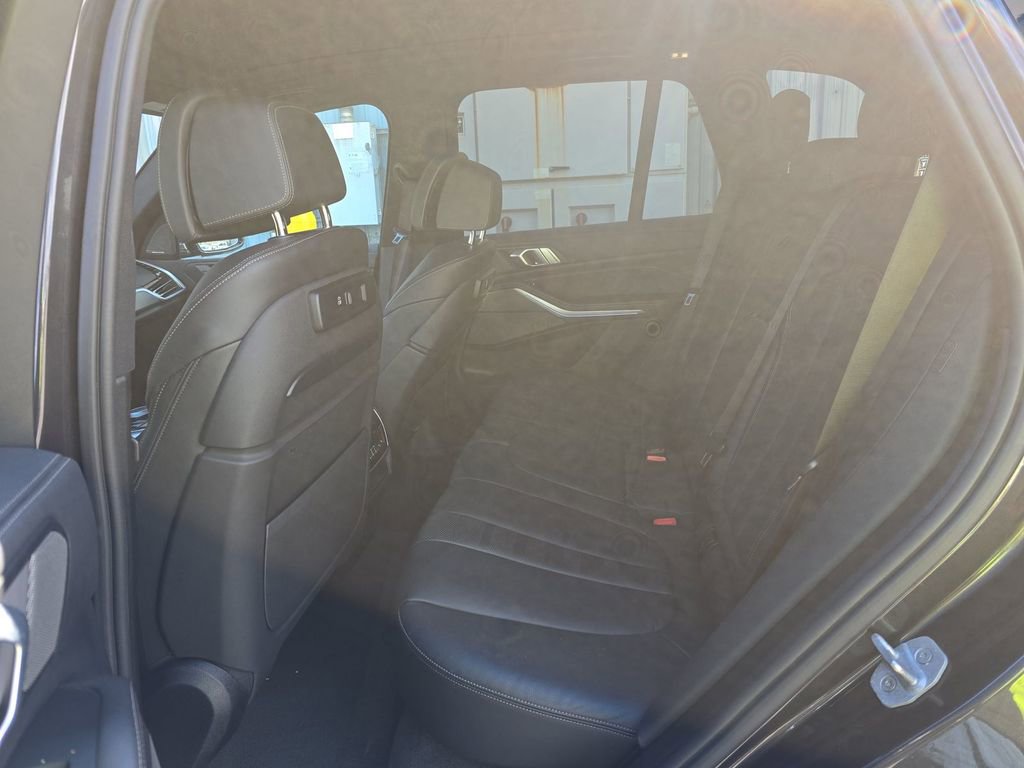 Used 2019 BMW X5 xDrive50i w/ Off-Road Package image 6