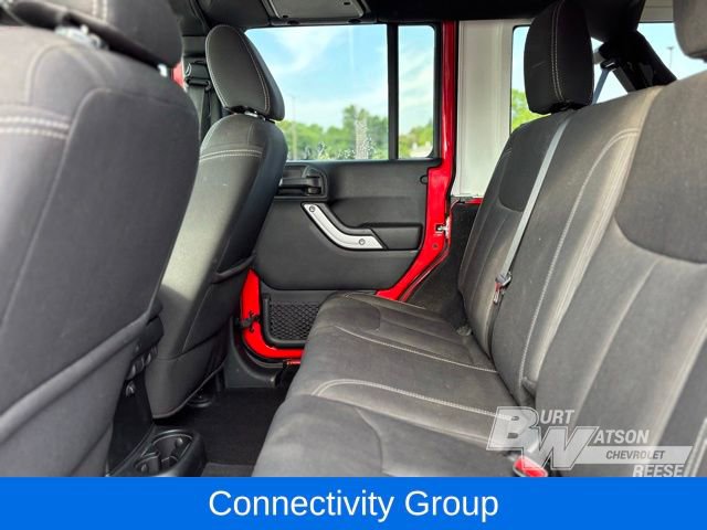 Used 2018 Jeep Wrangler Unlimited Sahara w/ Connectivity Group image 19