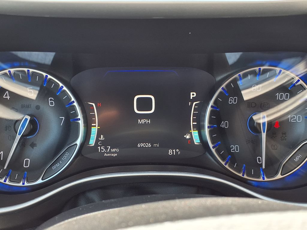 Used 2024 Chrysler Pacifica Touring-L FWD image 34