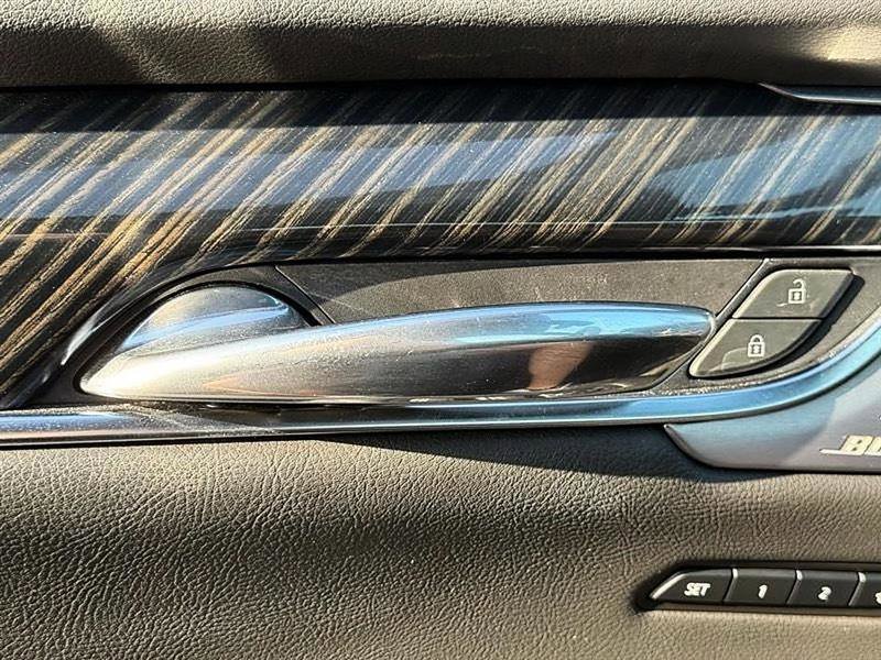 Used 2023 Cadillac XT6 Premium Luxury image 16