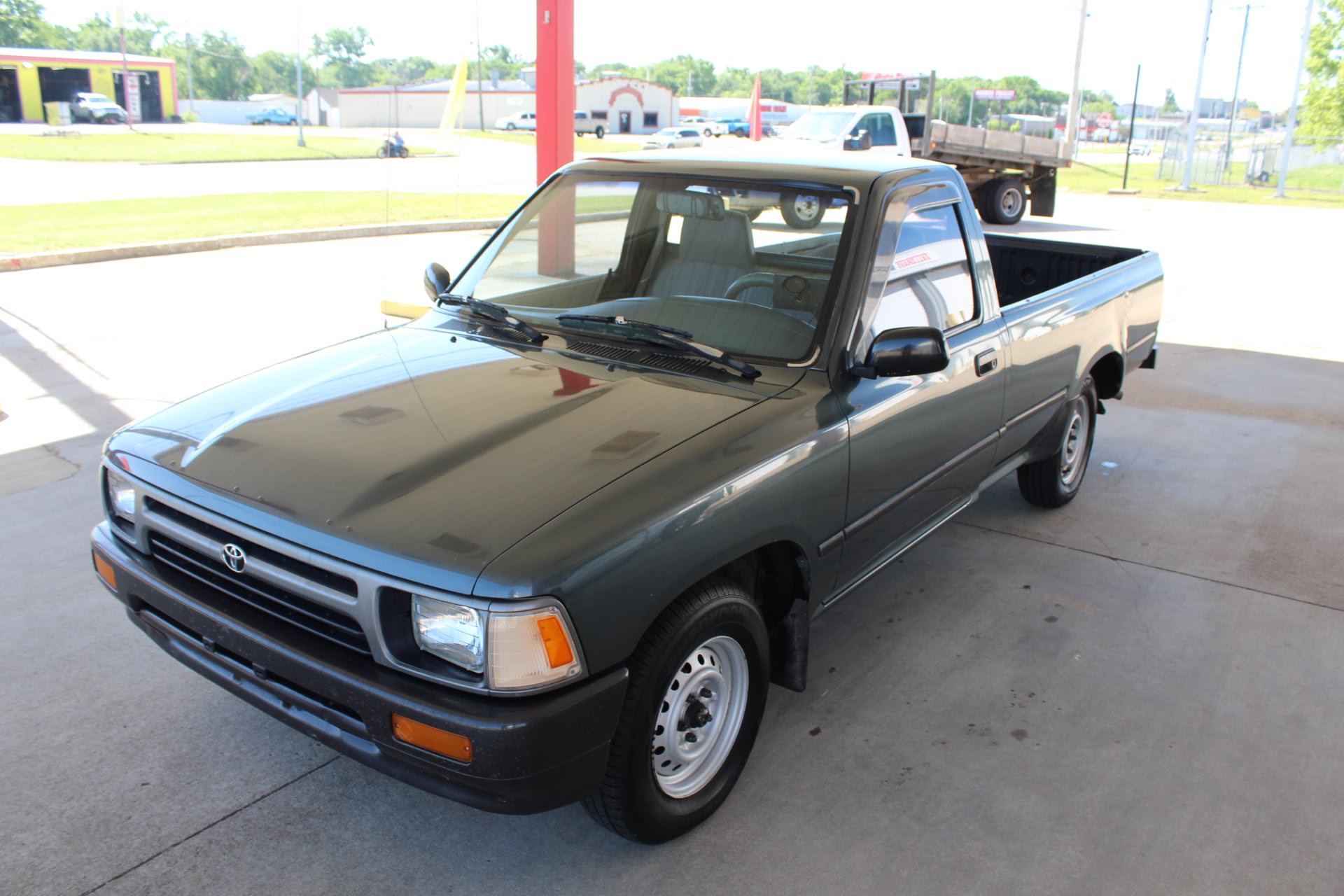 Used 1992 Toyota Pickup Deluxe RWD image 36