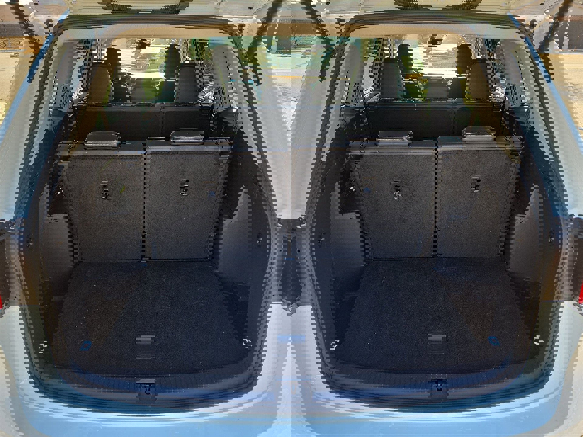 Used 2025 Volkswagen Atlas SE image 12