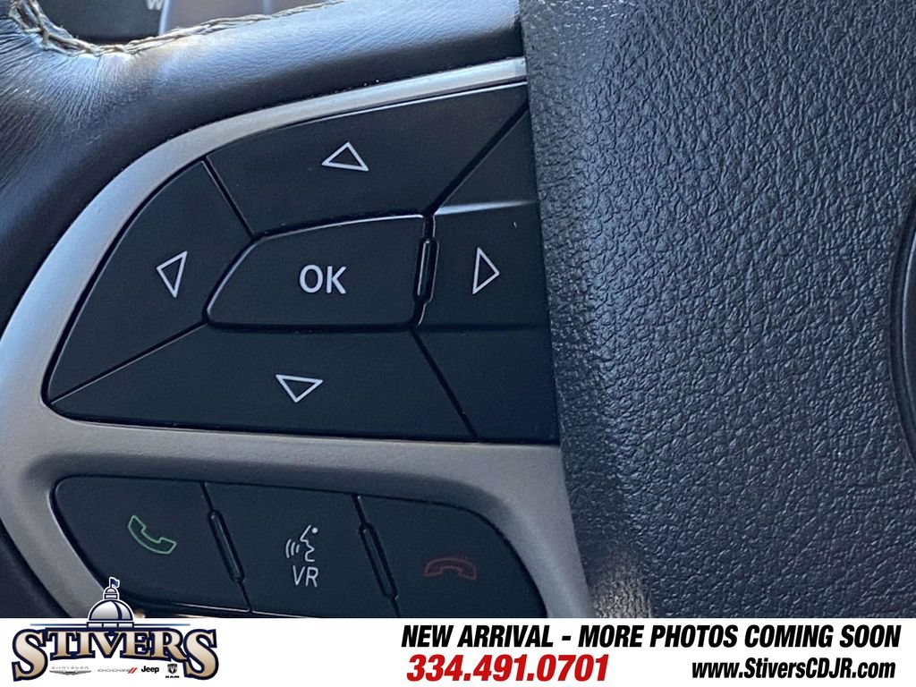 Used 2017 Jeep Grand Cherokee Overland w/ Jeep Active Safety Group AWD/4WD image 31