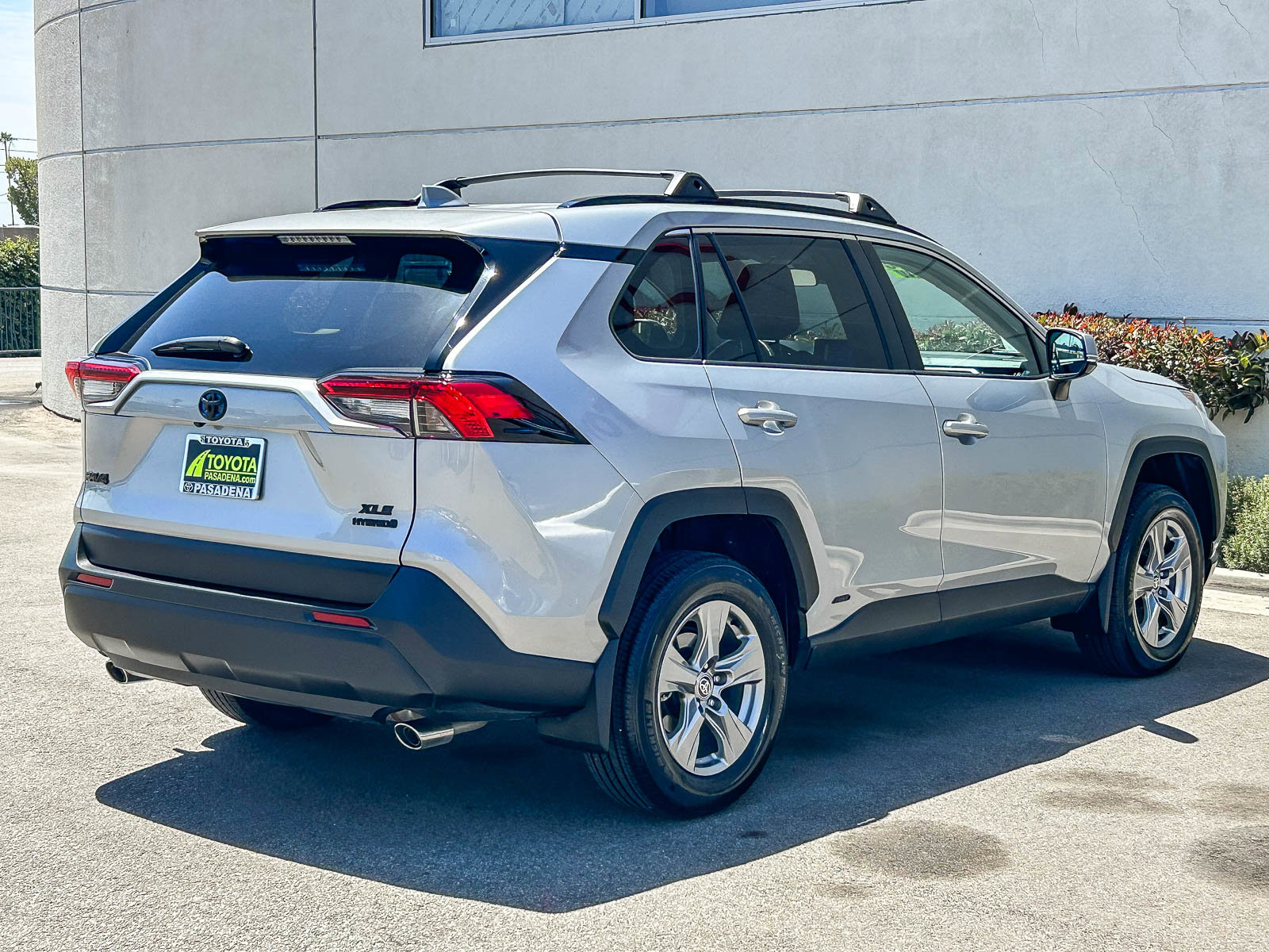 Used 2024 Toyota RAV4 XLE AWD/4WD image 6
