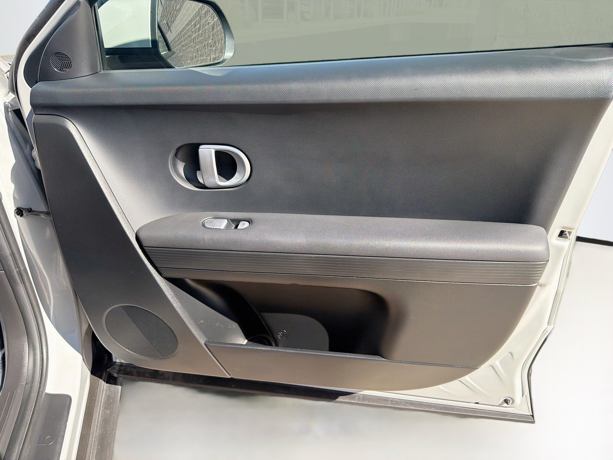 Used 2024 Hyundai Ioniq 5 SE AWD/4WD image 32