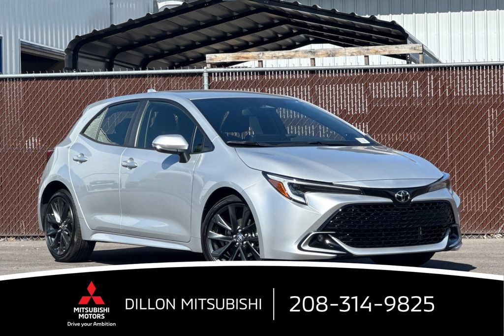 Used 2025 Toyota Corolla XSE FWD image 2