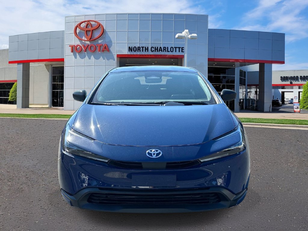 New 2027 Toyota Prius LE FWD image 3