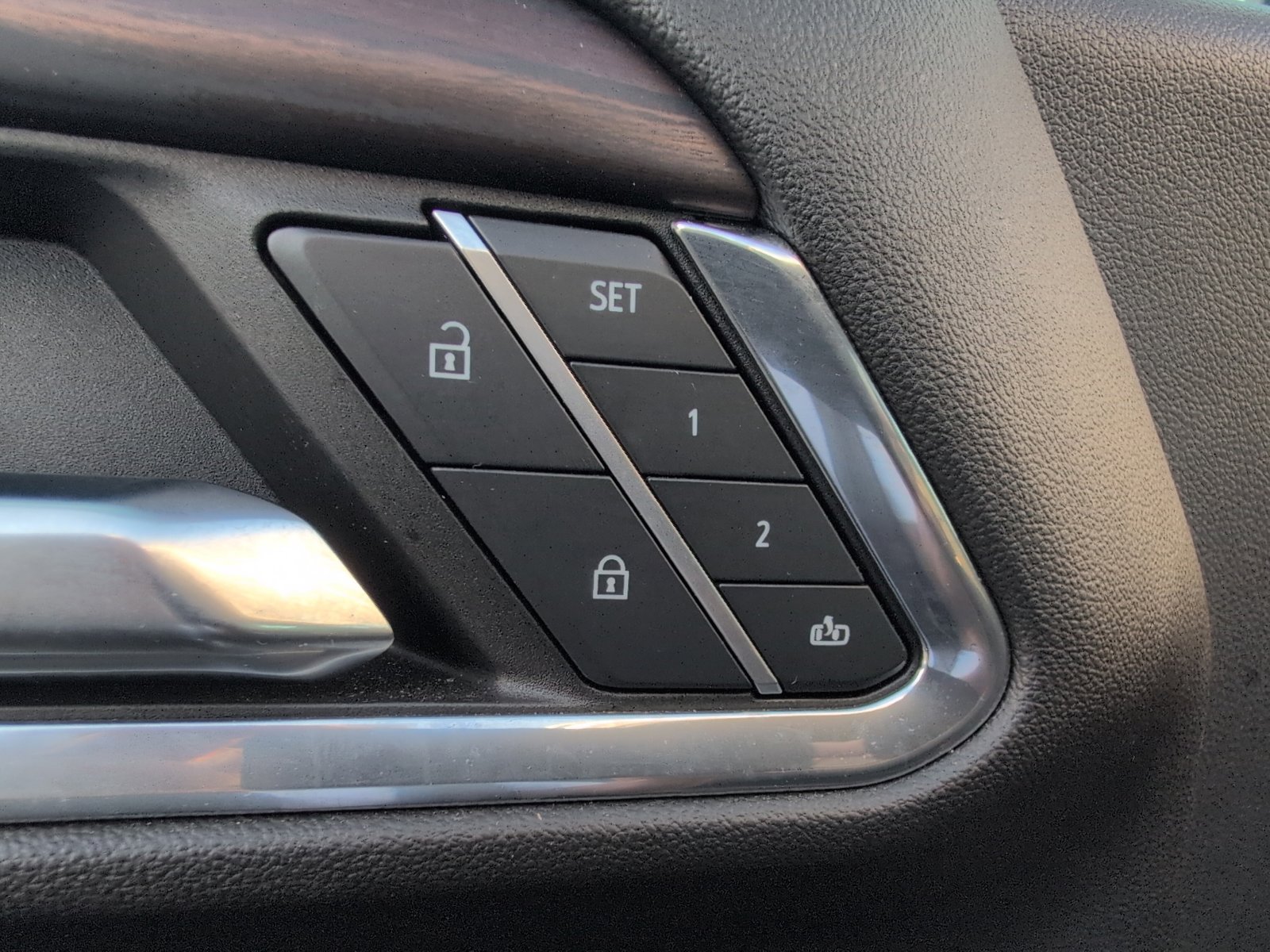 Used 2023 GMC Sierra 1500 SLT w/ SLT Premium Plus Package image 22