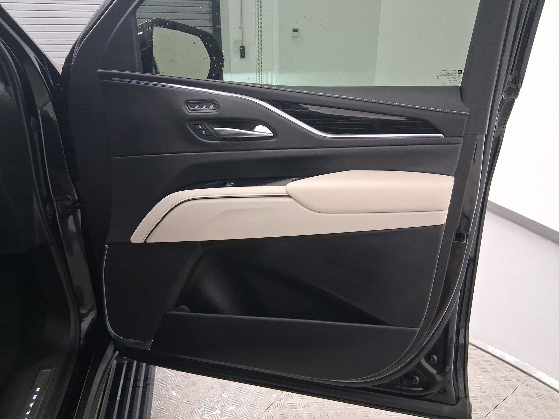 Used 2021 Cadillac Escalade Sport w/ Driver Assist Tech Package image 35