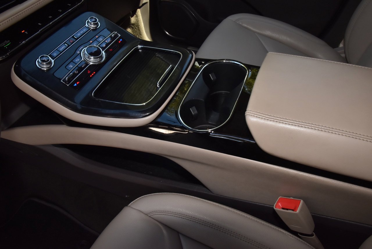 Used 2022 Lincoln Nautilus FWD w/ Premium Package image 30