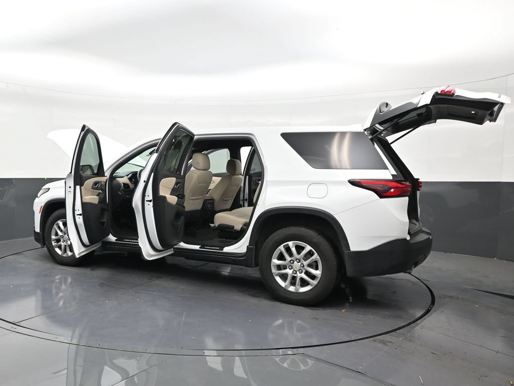 Used 2023 Chevrolet Traverse LS FWD image 30
