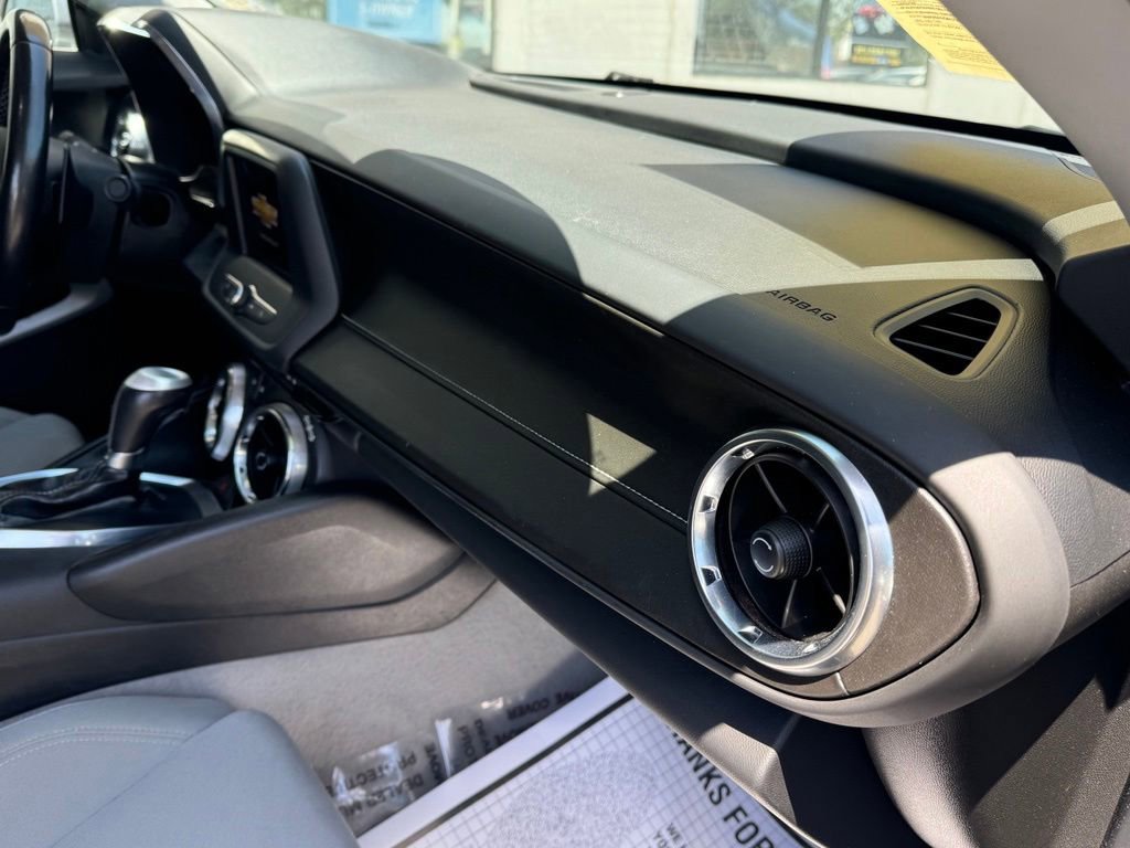 Used 2022 Chevrolet Camaro LT RWD image 17