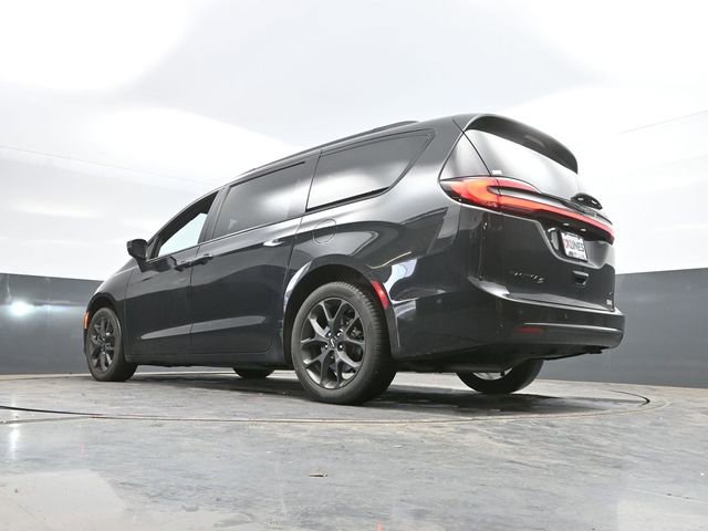 Used 2023 Chrysler Pacifica Touring-L w/ S Appearance Package AWD/4WD image 50