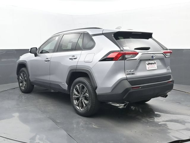 Used 2022 Toyota RAV4 XLE Premium AWD/4WD image 3