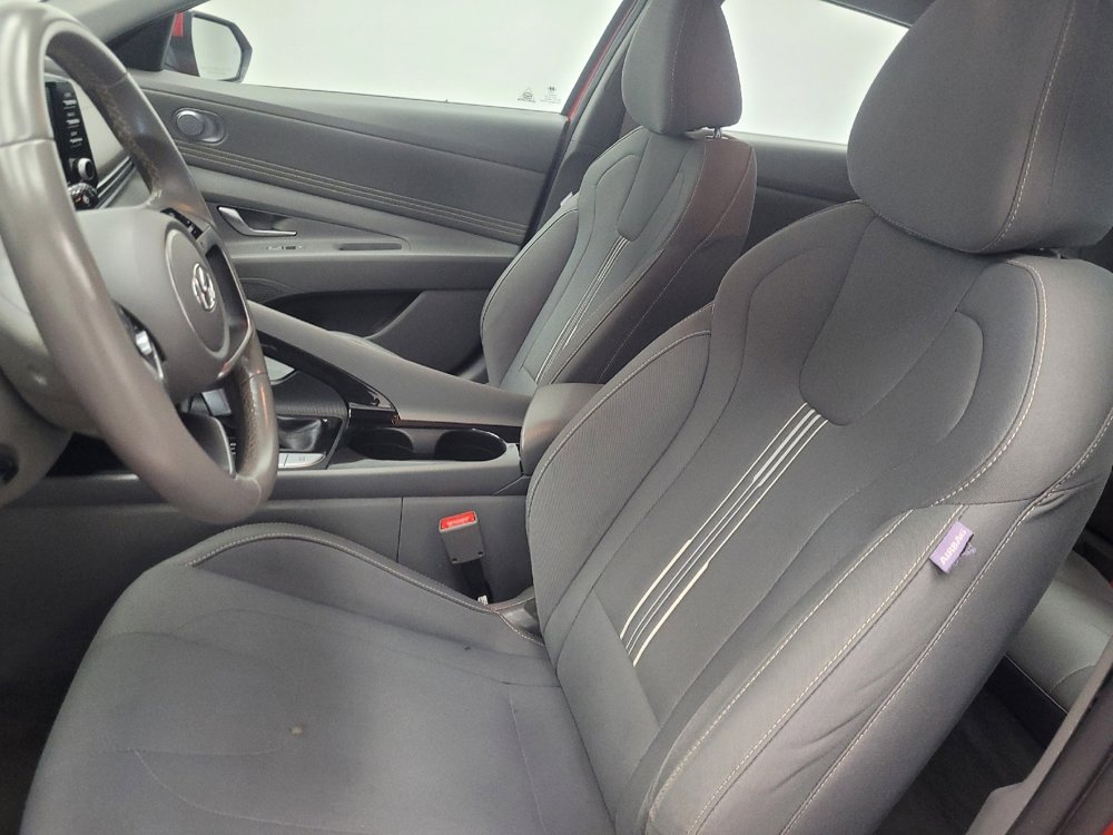 Used 2021 Hyundai Elantra SEL w/ Convenience + Premium Package FWD image 17