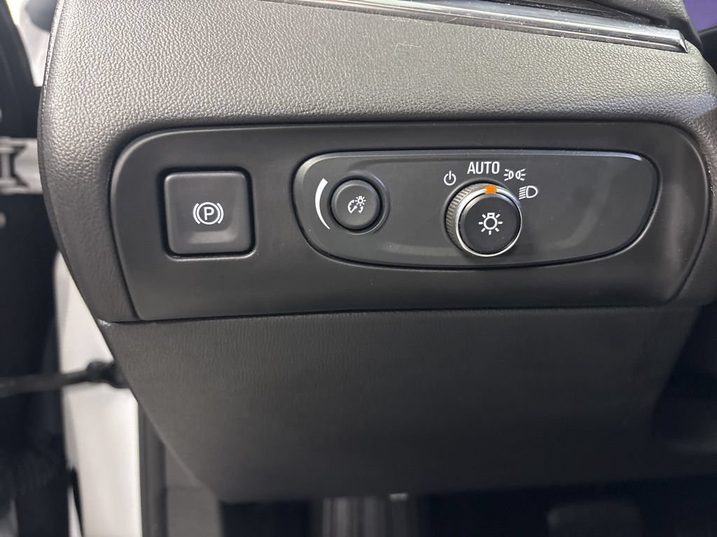 Used 2019 Buick Enclave Avenir w/ Avenir Technology Package FWD image 17