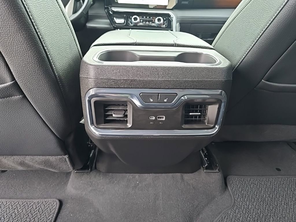 Used 2025 GMC Sierra 3500 Denali image 29