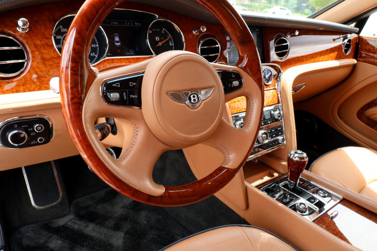 Used 2011 Bentley Mulsanne 4dr Sdn image 10