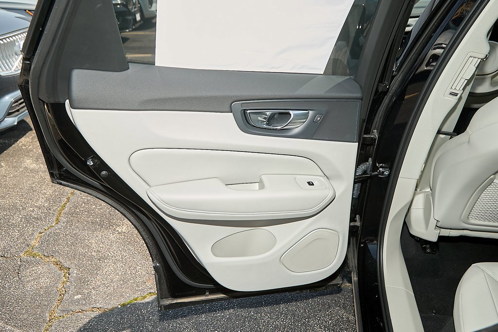 New 2025 Volvo XC60 T8 Plus w/ Protection Package Premier image 16