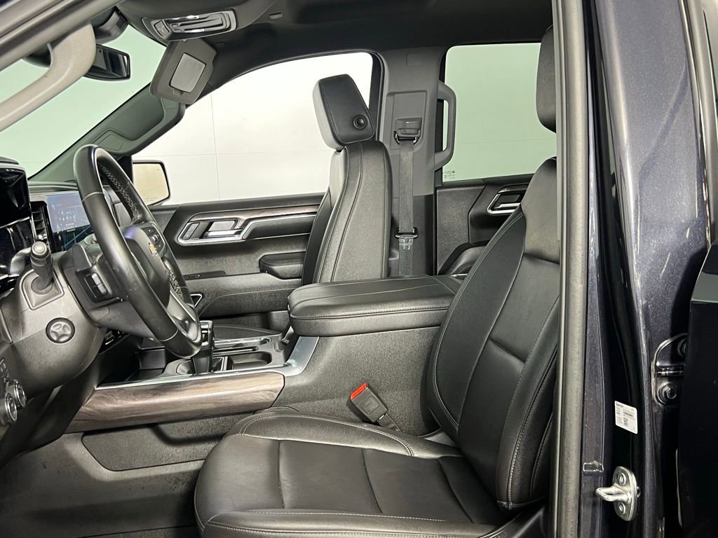 Used 2024 Chevrolet Silverado 1500 LTZ image 19