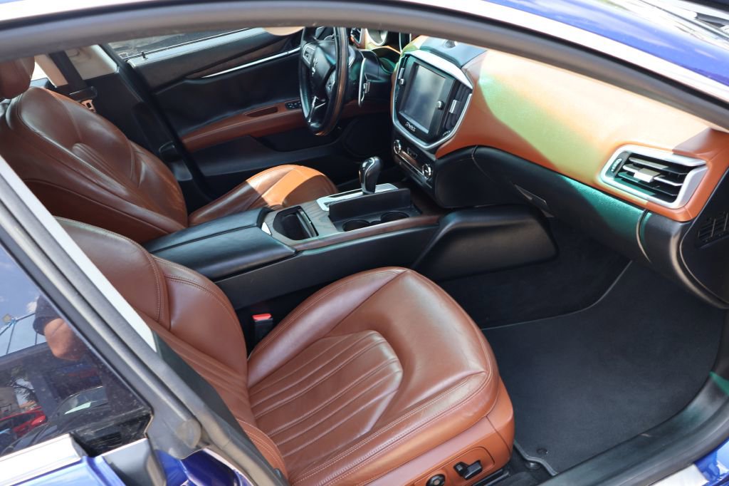 Used 2015 Maserati Ghibli RWD image 29