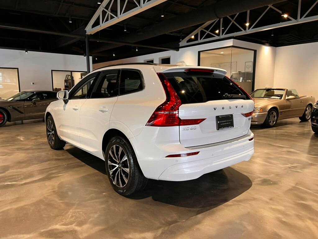 Used 2023 Volvo XC60 B5 Core image 3